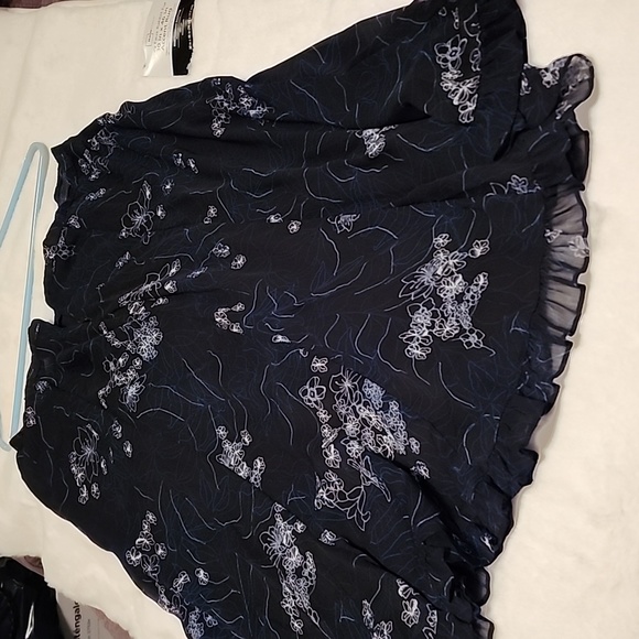 SAG HARBOR WOMEN'S SKIRT,   SIZE  18. DARK BLUE. - Picture 6 of 10